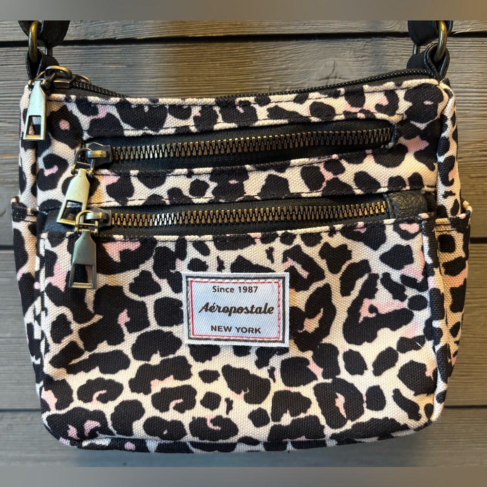 Aeropostale Leopard Print Crossbody Bag - Picture 6 of 11